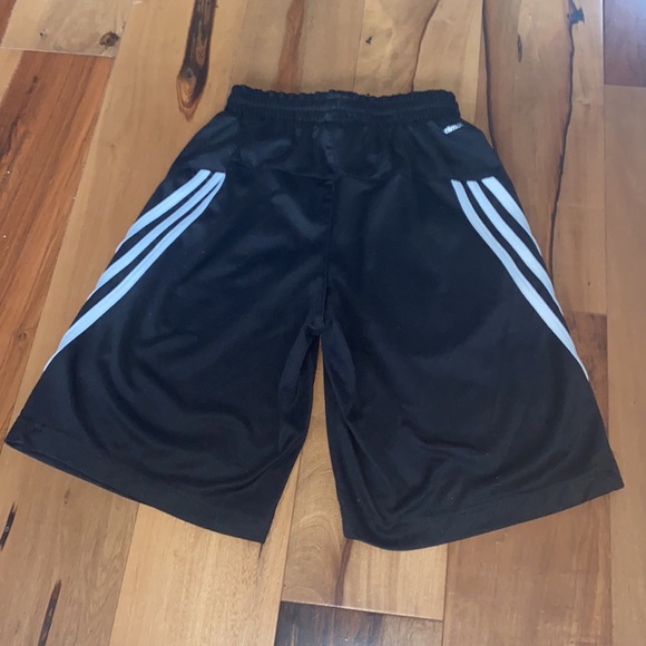 NWOT- ADIDAS CLIMALITE SHORTS - SIZE SMALL (8) - Picture 5 of 6